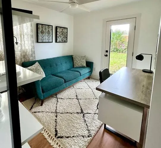 Downtown Dream- Relaxing Escape In Downtown Pensacola